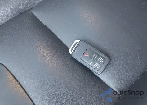 2017 Volvo V60 T5 Premier z USA, uszkodzony, nr VIN YV140MSK1H1359087